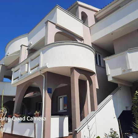 Apartments Dorotea โนวาลยา ภายนอก รูปภาพ
