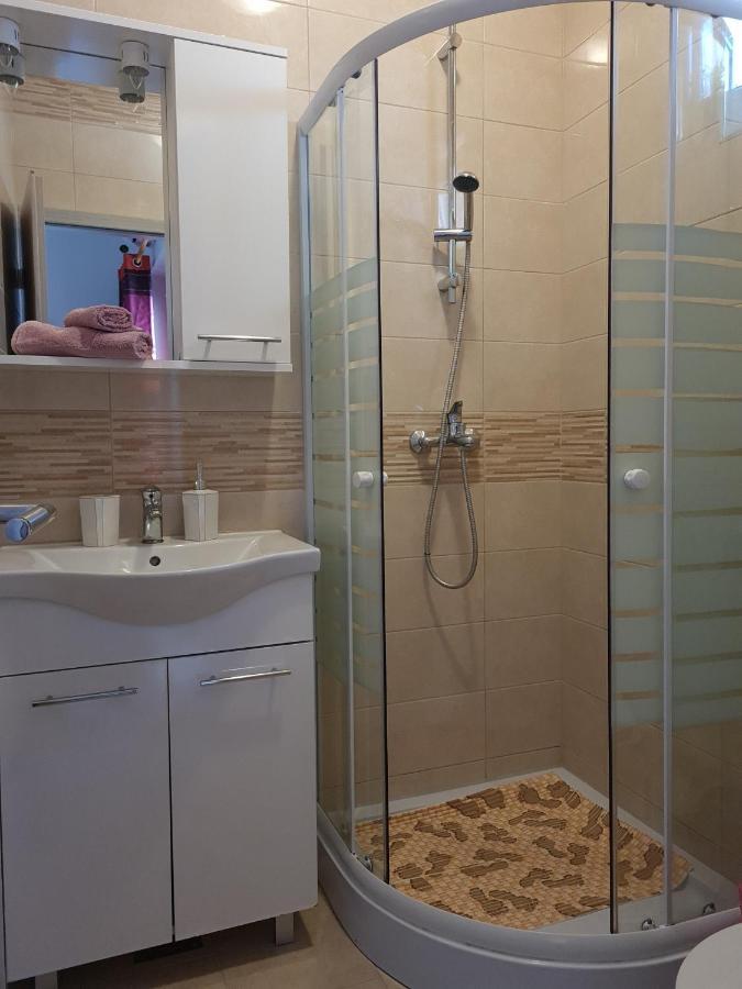 Apartments Dorotea โนวาลยา ภายนอก รูปภาพ