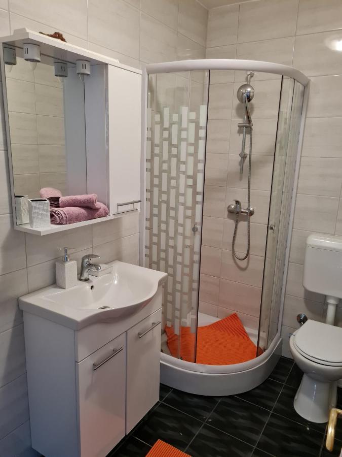 Apartments Dorotea โนวาลยา ภายนอก รูปภาพ